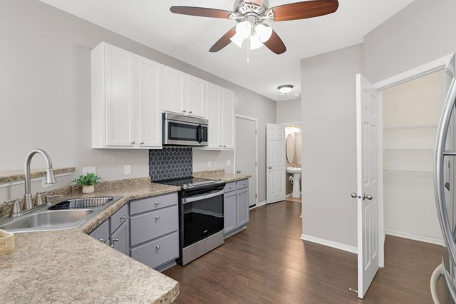 14211 Avalon Path 503, Rosemount, MN 55068