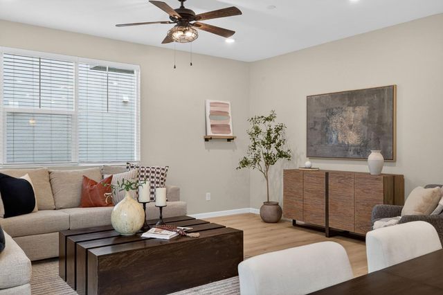 3225 Sunny Gate Ln, Folsom, CA 95630