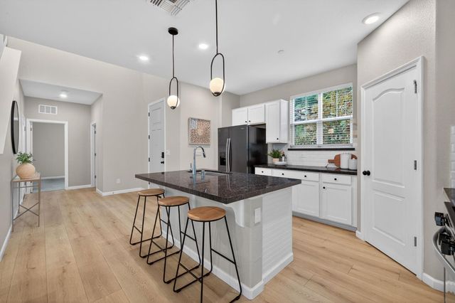 3225 Sunny Gate Ln, Folsom, CA 95630