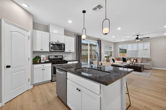 3225 Sunny Gate Ln, Folsom, CA 95630