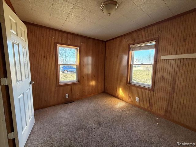 1038 W Pine Avenue, Mount Morris, MI 48458