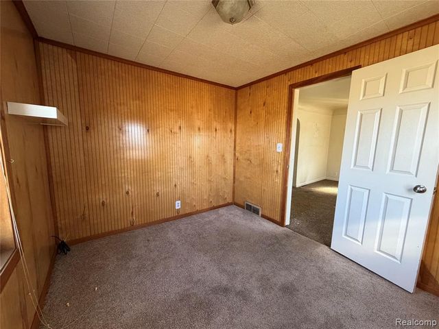 1038 W Pine Avenue, Mount Morris, MI 48458
