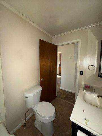 1038 W Pine Avenue, Mount Morris, MI 48458