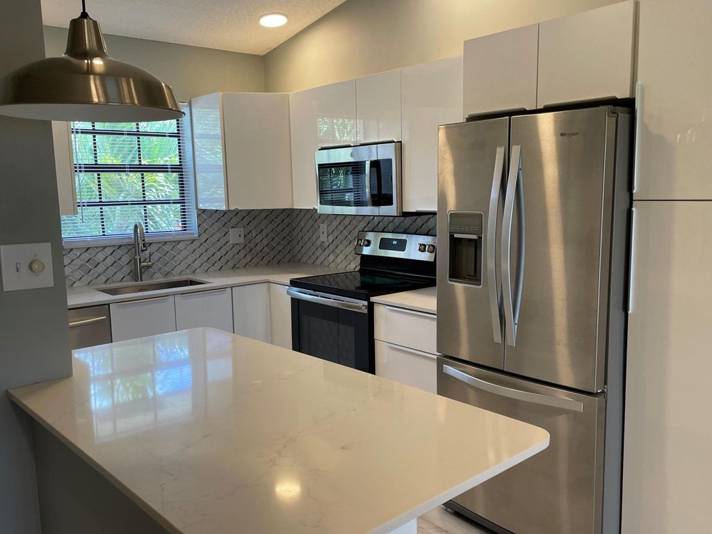 2800 Palmwood Terrace P221, Boca Raton, FL 33431