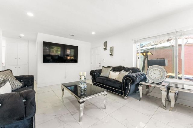 160 Cedar Street, El Cajon, CA 92021
