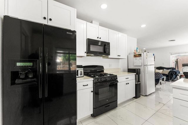 160 Cedar Street, El Cajon, CA 92021