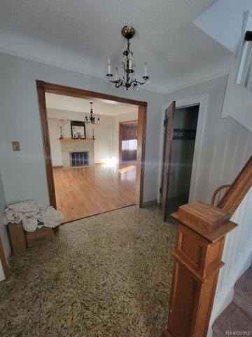 6520 Hartwell Street, Dearborn, MI 48126