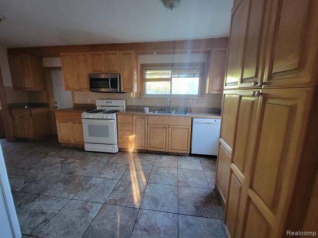 6520 Hartwell Street, Dearborn, MI 48126