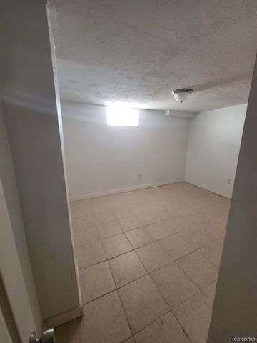 6520 Hartwell Street, Dearborn, MI 48126