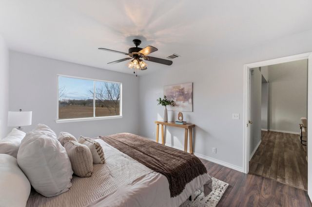 700 Faircrest DR, Buda, TX 78610