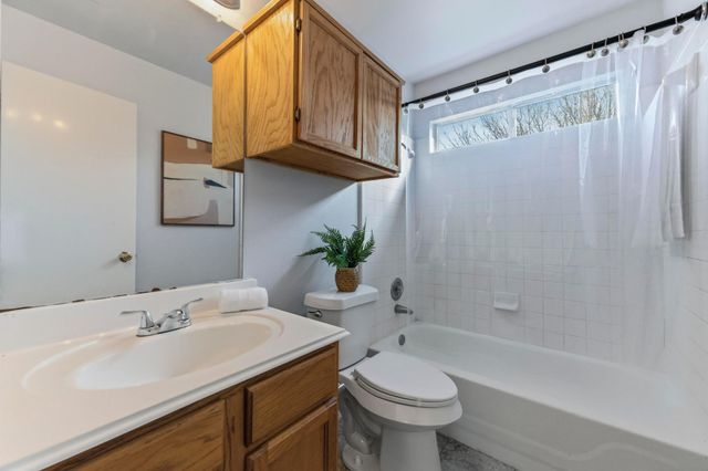 700 Faircrest DR, Buda, TX 78610