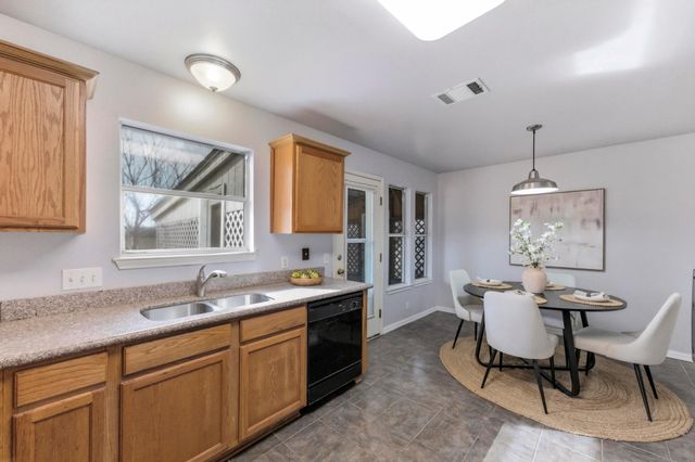 700 Faircrest DR, Buda, TX 78610