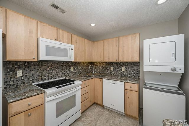 1450 Bluebird Terrace, Brentwood, MO 63144