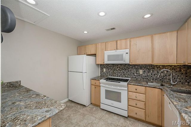 1450 Bluebird Terrace, Brentwood, MO 63144