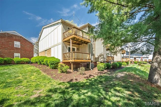 1450 Bluebird Terrace, Brentwood, MO 63144