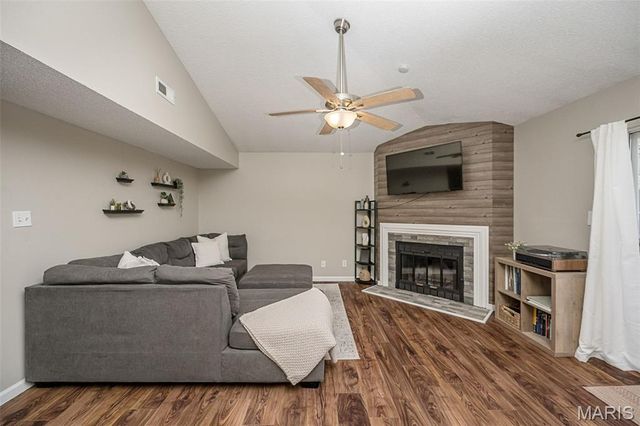 1450 Bluebird Terrace, Brentwood, MO 63144
