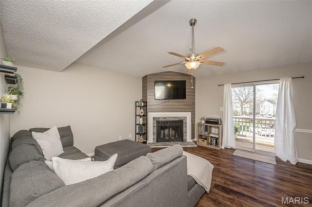 1450 Bluebird Terrace, Brentwood, MO 63144