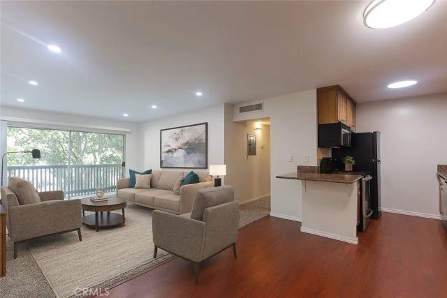 564 N Bellflower Boulevard 218, Long Beach, CA 90814