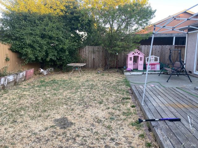 505 Crested Dr, Suisun City, CA 94585