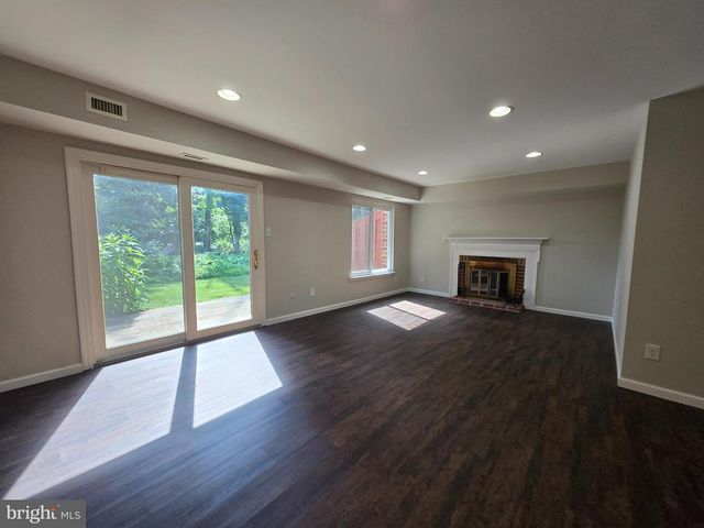 1006 WORTHINGTON DR, Exton, PA 19341
