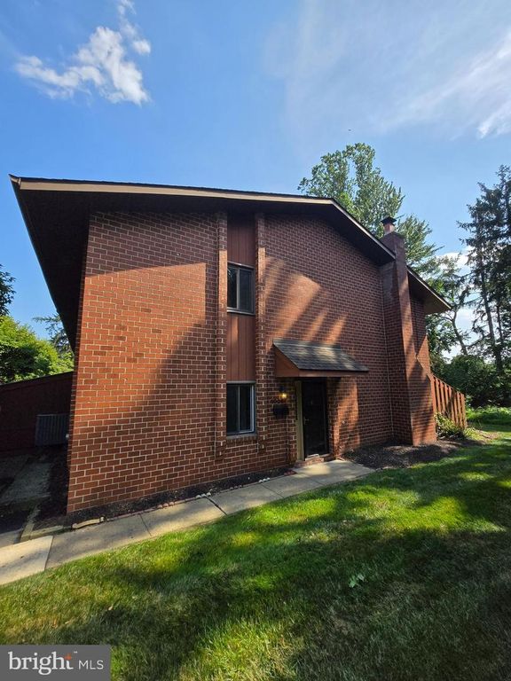 1006 WORTHINGTON DR, Exton, PA 19341