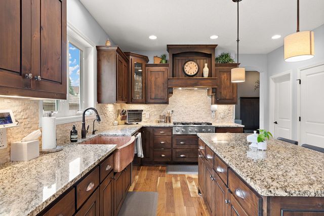 19320 Hudson Court, Lakeville, MN 55044