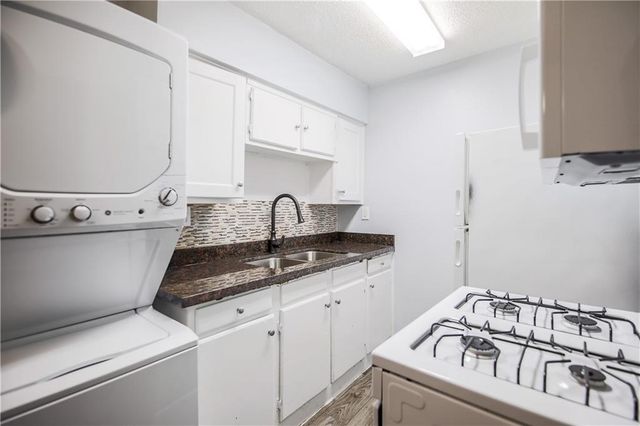 2401 Manor RD 102, Austin, TX 78722