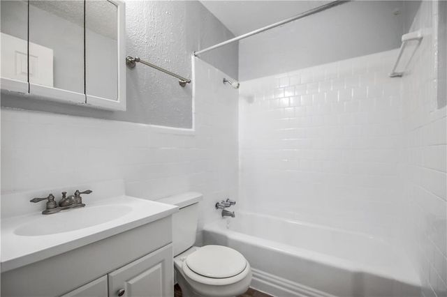 2401 Manor RD 102, Austin, TX 78722