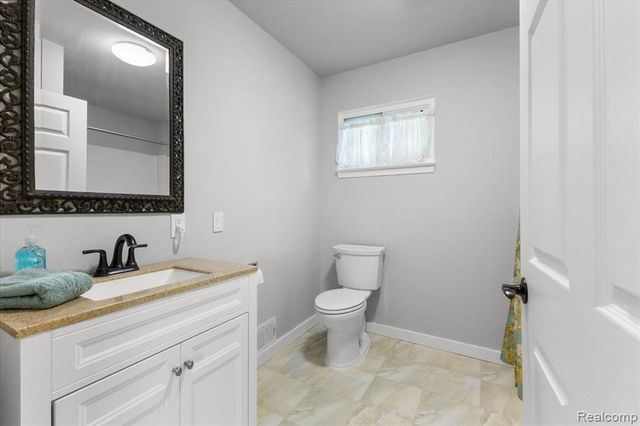 719 Hartner Drive, Holly, MI 48442