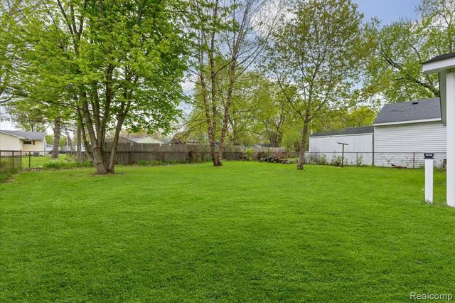 719 Hartner Drive, Holly, MI 48442