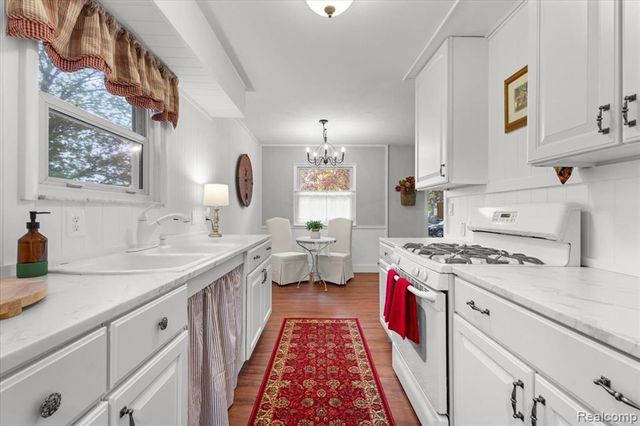 719 Hartner Drive, Holly, MI 48442