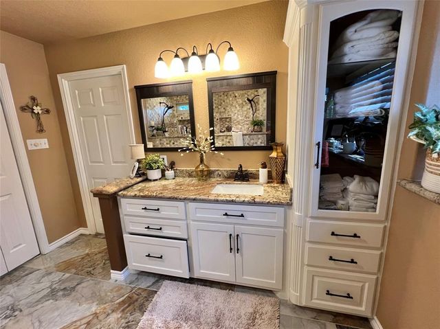 728 S Remington Drive, Angleton, TX 77515