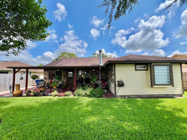 728 S Remington Drive, Angleton, TX 77515