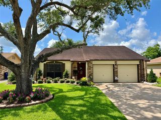 728 S Remington Drive, Angleton, TX 77515