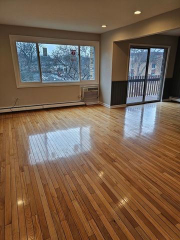 922 Old Willow Road 208, Prospect Heights, IL 60070