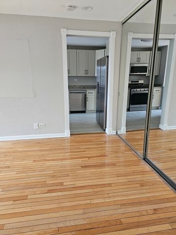 922 Old Willow Road 208, Prospect Heights, IL 60070