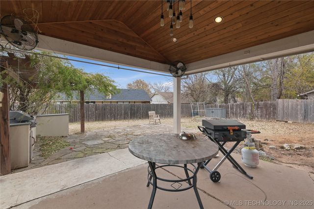 8841 E 93rd Street, Tulsa, OK 74133