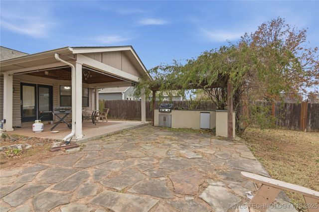 8841 E 93rd Street, Tulsa, OK 74133