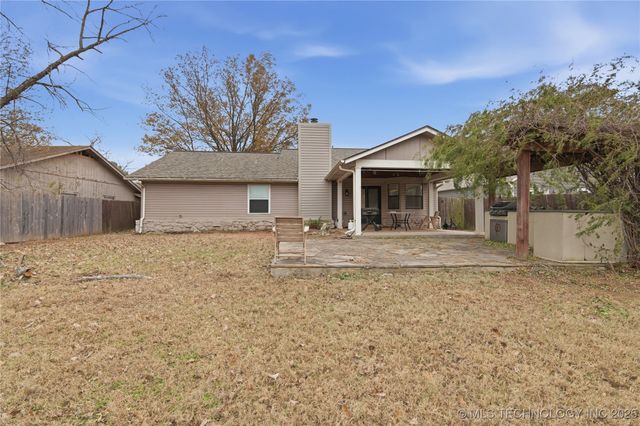 8841 E 93rd Street, Tulsa, OK 74133