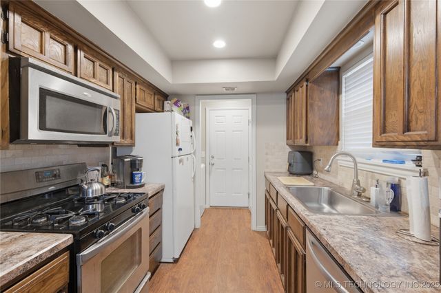 8841 E 93rd Street, Tulsa, OK 74133