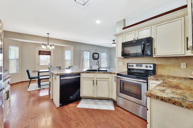 2025 E Clover Ct, Andover, KS 67002