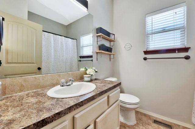 2025 E Clover Ct, Andover, KS 67002