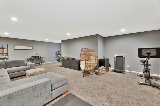 2025 E Clover Ct, Andover, KS 67002