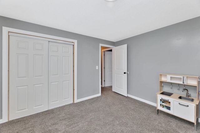 2025 E Clover Ct, Andover, KS 67002