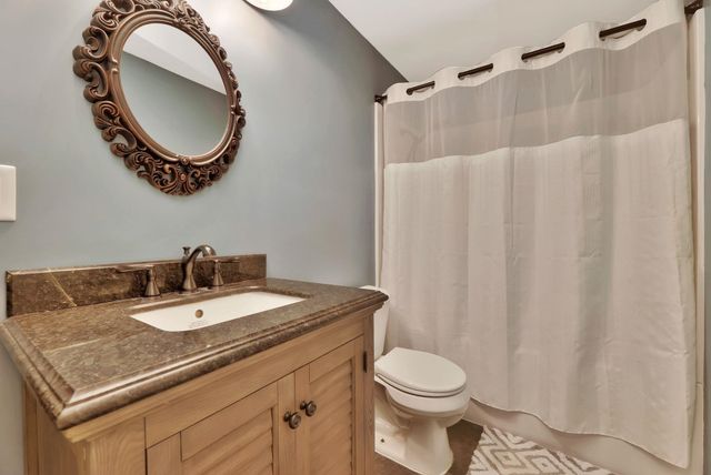 2025 E Clover Ct, Andover, KS 67002