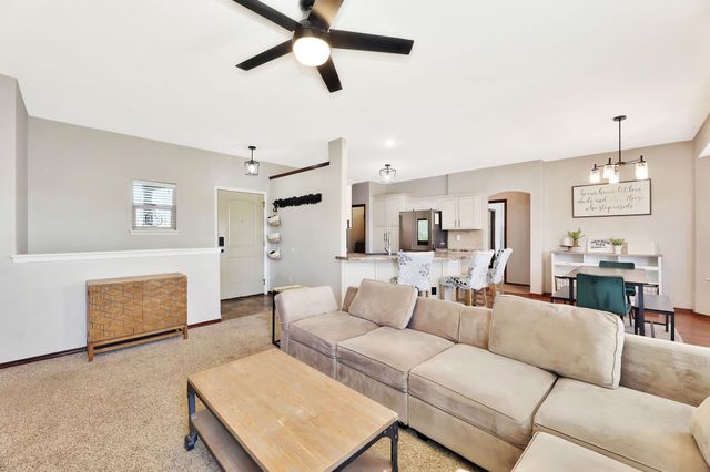 2025 E Clover Ct, Andover, KS 67002