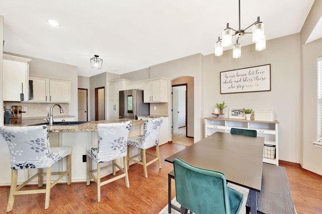 2025 E Clover Ct, Andover, KS 67002