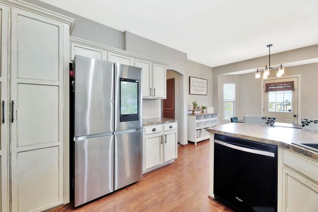 2025 E Clover Ct, Andover, KS 67002