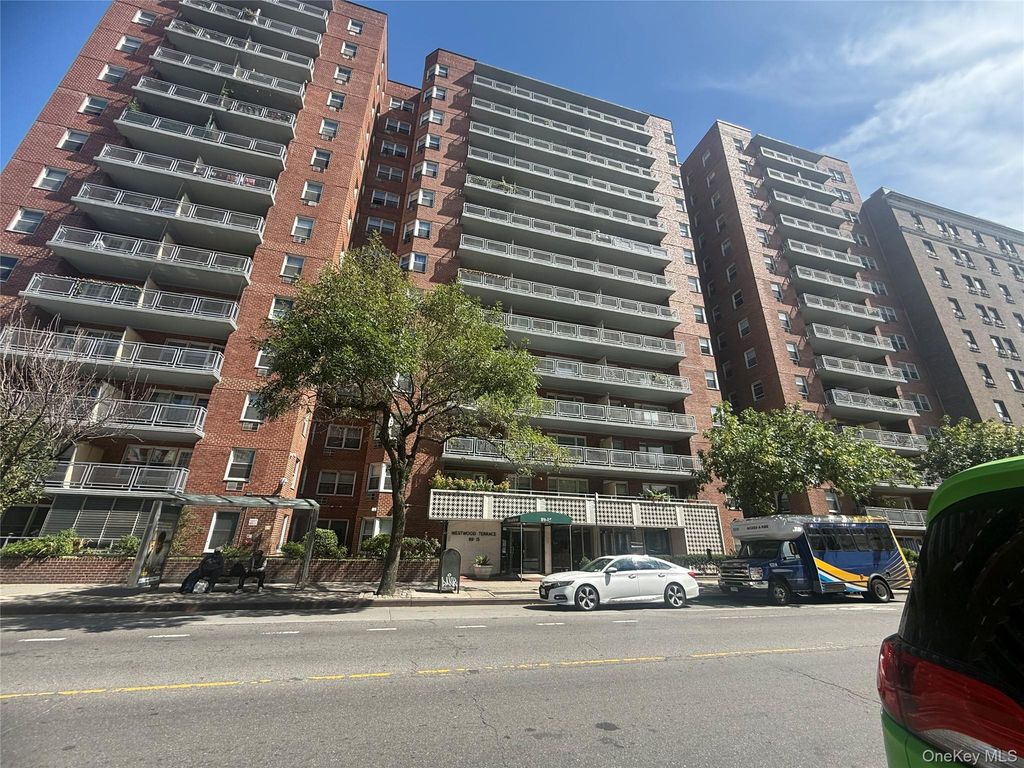 89-15 Parsons Boulevard 8C, Jamaica, NY 11432 — exterior