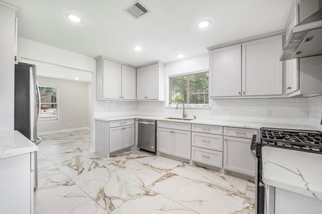 7711 Antoine Drive, Houston, TX 77088